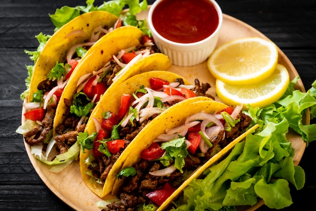 tacos con carne y verduras