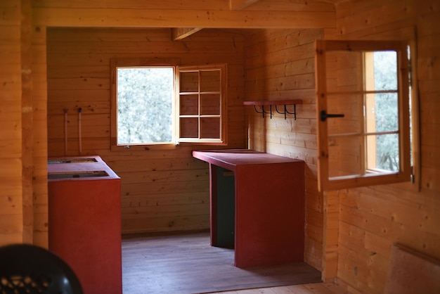 Tadelakt-Küchenbau in einem Landhaus aus Holz