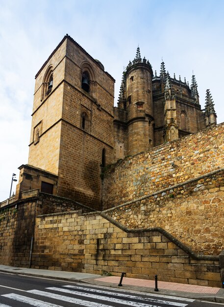 Tagesansicht der Kathedrale von Plasencia