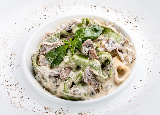 Tagliatelle mit Pilzen Traditionelles italienisches Gericht
