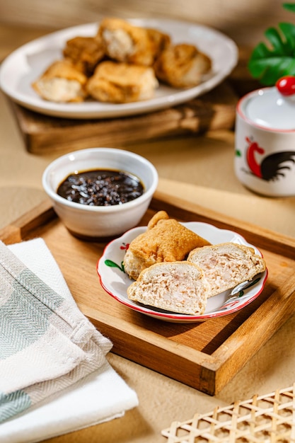 Tahu Walik, auch bekannt als Tahu Bakso