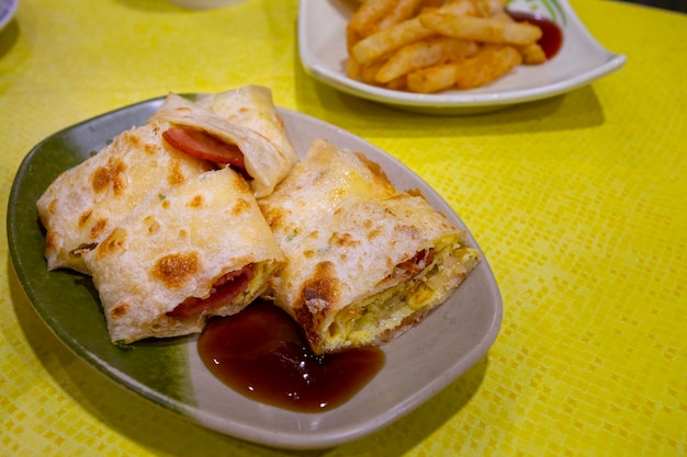 Taiwan gosta muito delicioso café da manhã presunto e omelete de legumes