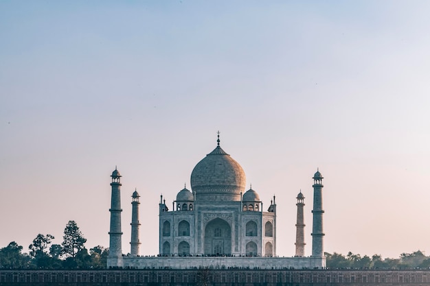 Taj Mahal gegen den klaren Himmel