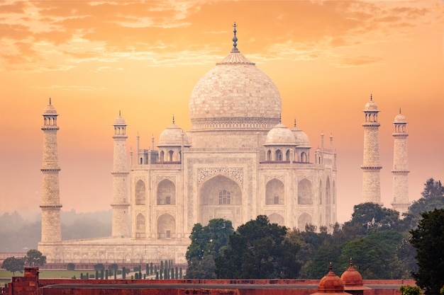 Taj Mahal no pôr do sol, Agra, Índia