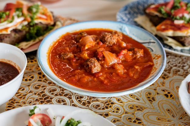 Tajine kofta gericht im ramadan-abschlussfest