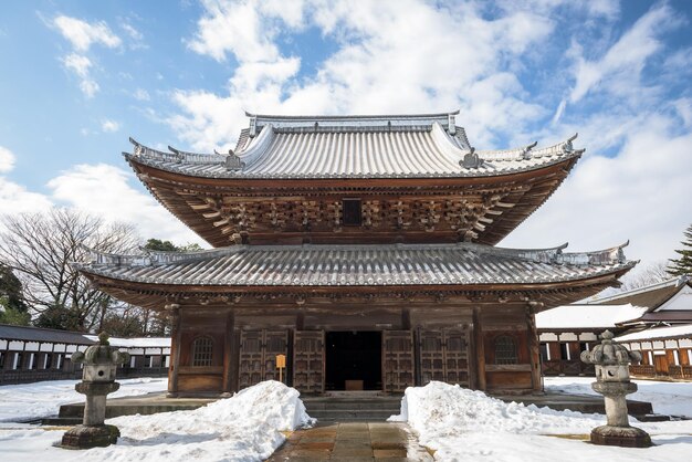 Foto takaoka japón en el templo zuiryuji