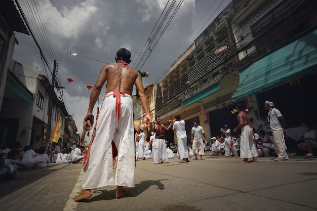 TakuapaPhangNgaTailandia14 de octubre de 2018 Ceremonia de procesión callejera del festival vegetariano de Takuapa