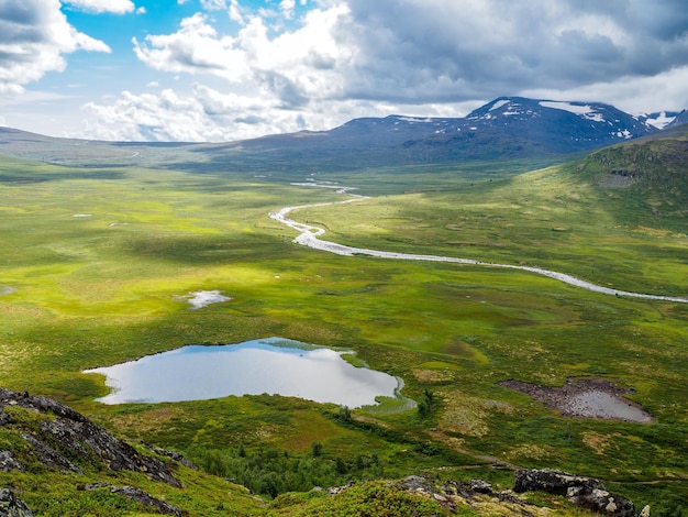 Tal Leirungsdalen vom Berg Knutshoe in Norwegen