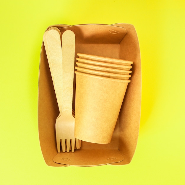 talheres artesanais conjunto garfos ecológicos de madeira, pratos, materiais biodegradáveis