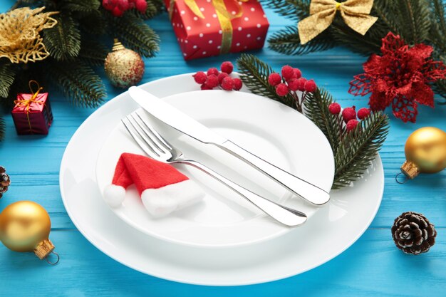 Talheres de mesa de natal com decoração