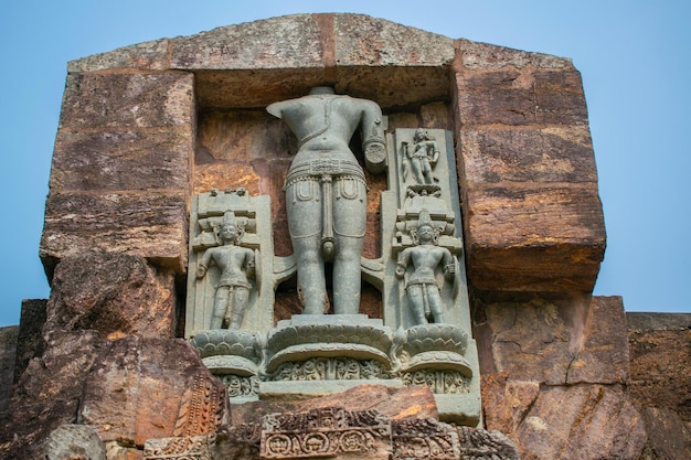 Foto talla fina de esculturas konark sun temple en india