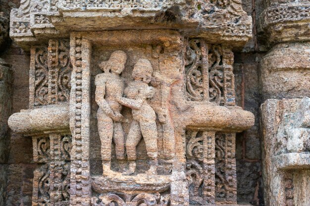 Talla fina de esculturas Konark Sun Temple en India