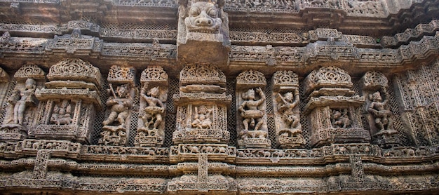 Talla fina de esculturas Konark Sun Temple en India