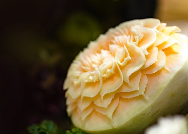 Tallas de frutas y verduras, exhibición de decoración de talla de frutas tailandesas