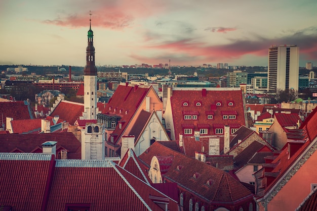 Tallinn-Blick bei Sonnenuntergang