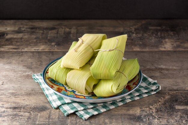 Tamales mexicanos de milho e frango