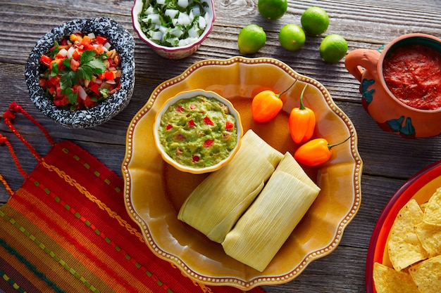 Tamales mexicanos de tamal de hojas de maíz