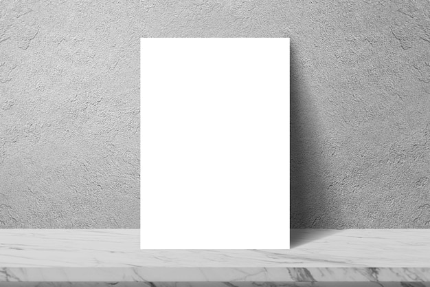 Tamanho de papel A4 branco em branco no pódio de mármore