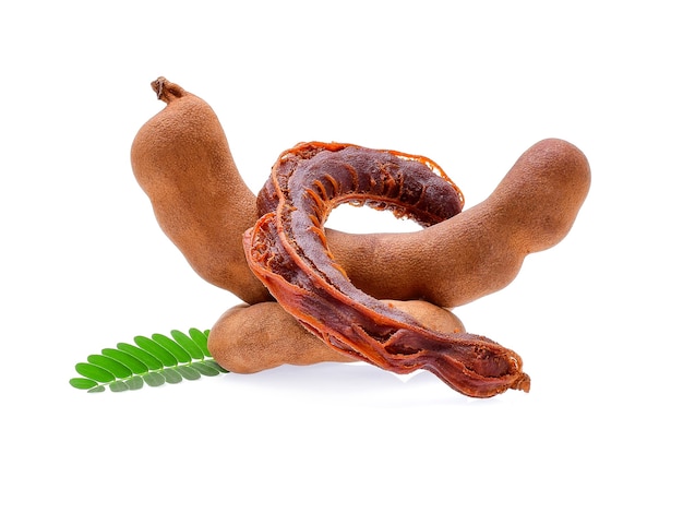 Tamarindo dulce aislado en blanco