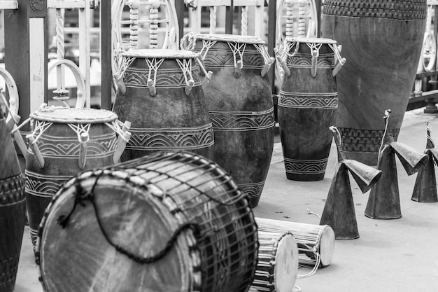 Tambores para venda no mercado