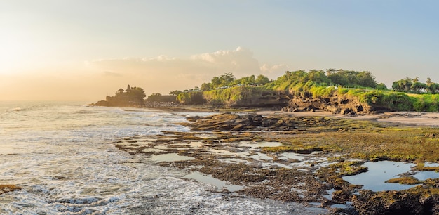 Tanah Lot - Tempel im Ozean Bali, Indonesien