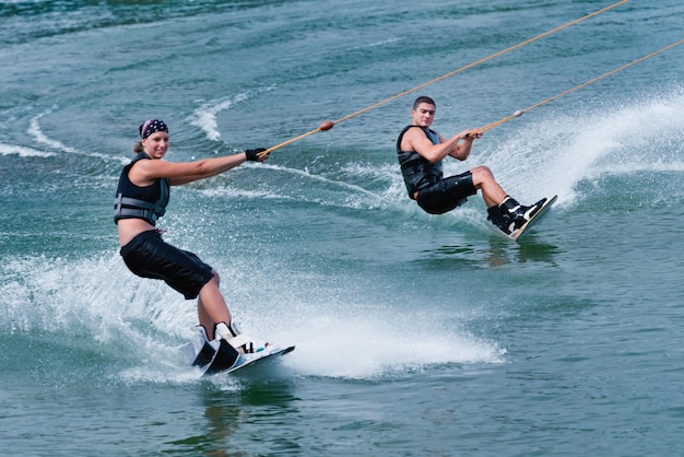 Tandem wakeboarding