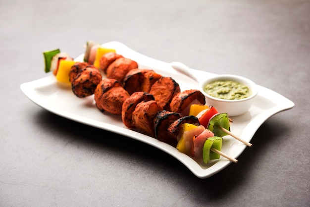 Tandoori Aloo Tikka oder gegrillte Grillkartoffeln