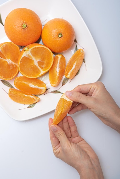 Tangerinas azedas de aparência deliciosa em uma tigela