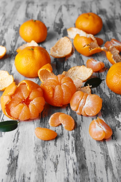 Tangerinas na mesa de madeira