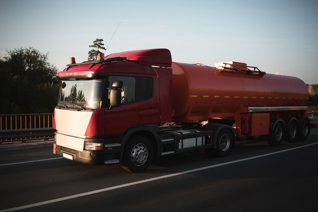 Tankwagen auf der Straße