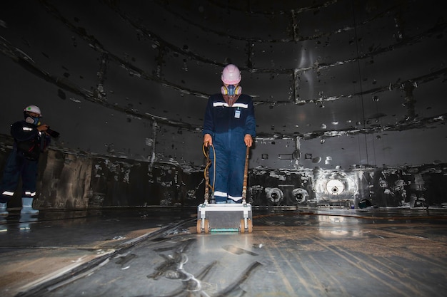 Tanque de escaneo de inspección de dos trabajadores macho inoxidable de espesor de óxido placa inferior en confinado