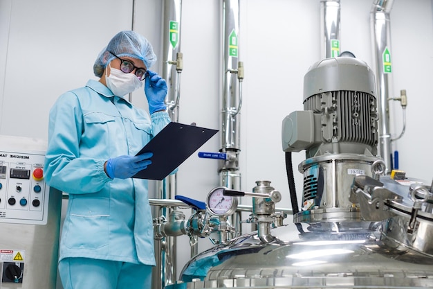 Tanques de aluminio para el almacenamiento de materias primas en la industria química condiciones estériles en la empresa