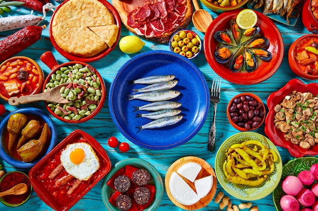 Foto tapas de españa mezcla de comida mediterránea