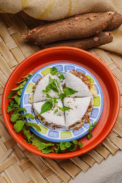 Tapioka mit Fleischkäse und Butter Typisches Essen der Nordostregion Brasiliens