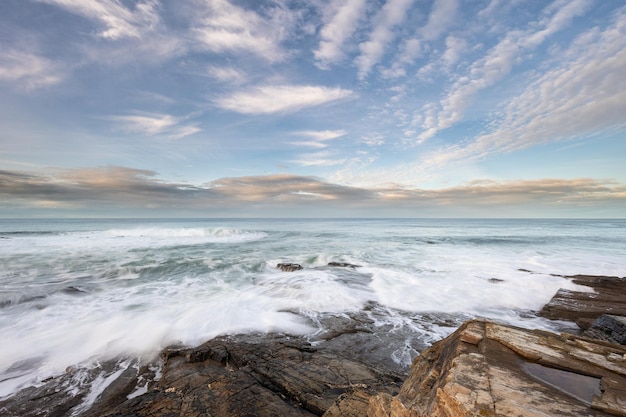 ¡Una tarde en la cornisa cantábrica con paisajes, fauna y olas!