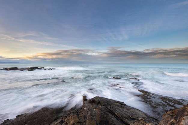 ¡Una tarde en la cornisa cantábrica con paisajes, fauna y olas!