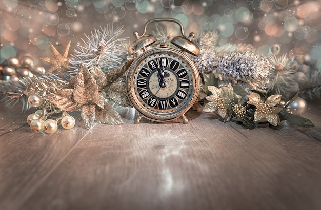 Tarjeta de felicitación, feliz año 2016, con reloj vintage.