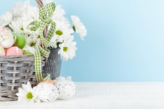 Tarjeta de felicitación de Pascua con huevos de Pascua