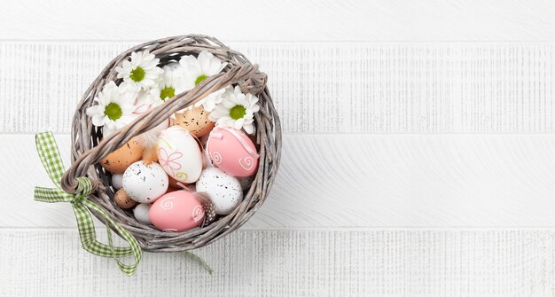 Tarjeta de felicitación de Pascua con huevos de Pascua