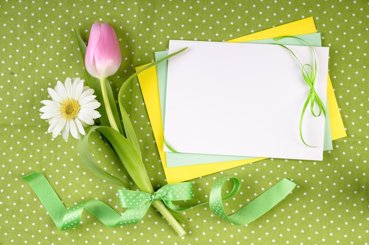 Foto tarjeta de felicitación de tema primavera con flores