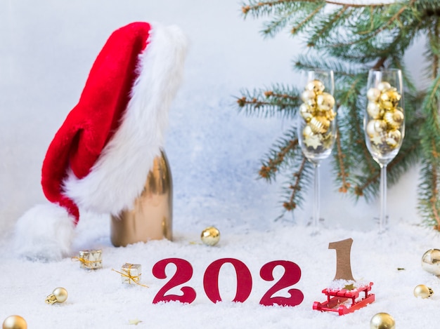 Tarjeta festiva de año nuevo con números 2021.