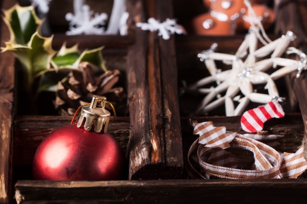 Tarjeta de navidad con caja de juguetes