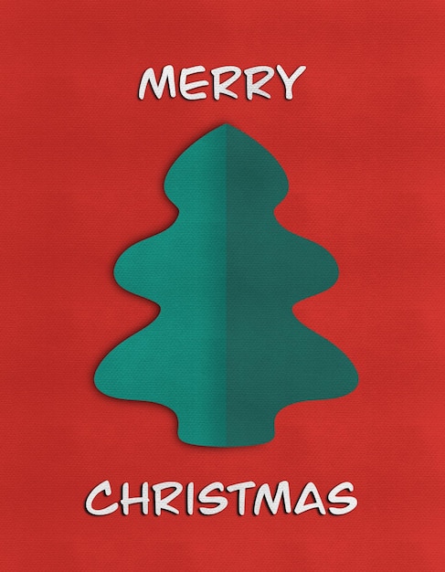 Tarjeta postal navideña con árbol de abeto y texto de Feliz Navidad en estilo de corte de papel sobre fondo rojo