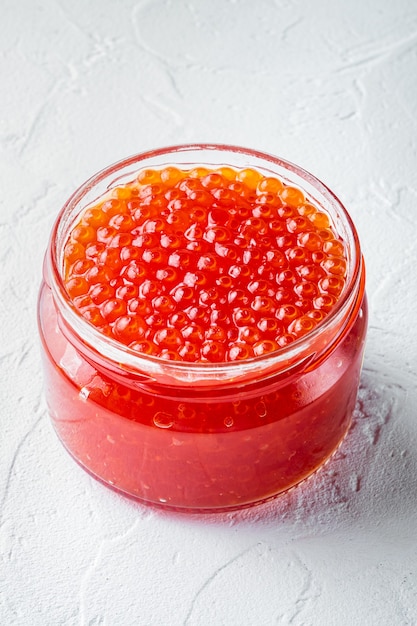 Tarro de caviar de salmón rojo,