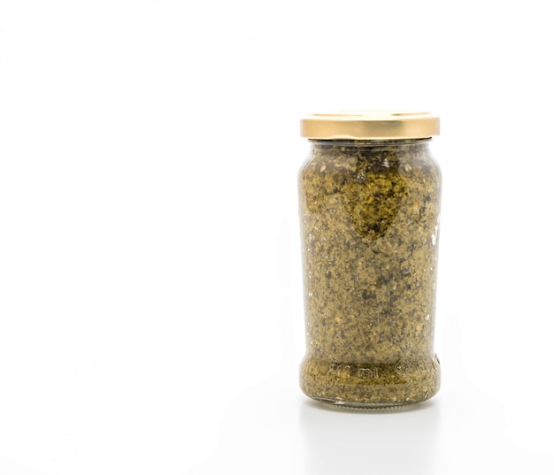 tarro de pesto de albahaca