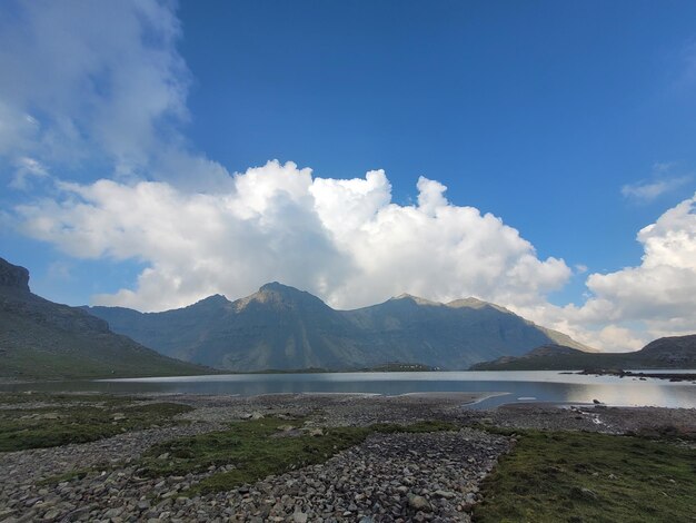 Foto tarsar marsar trek im wunderschönen kaschmir