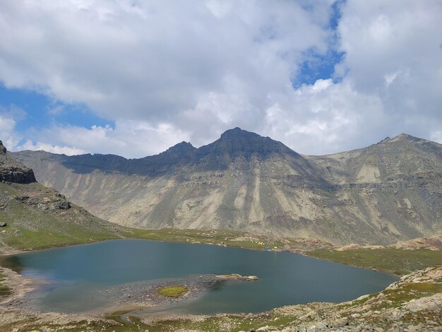 Foto tarsar marsar trek im wunderschönen kaschmir