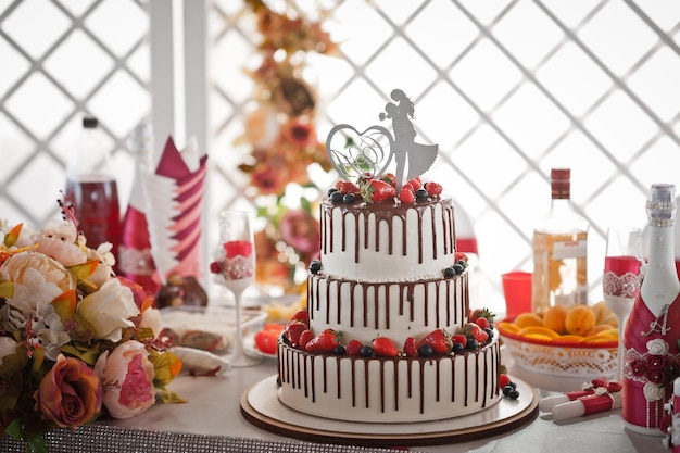 Tarta de boda con frutos del bosque 2868