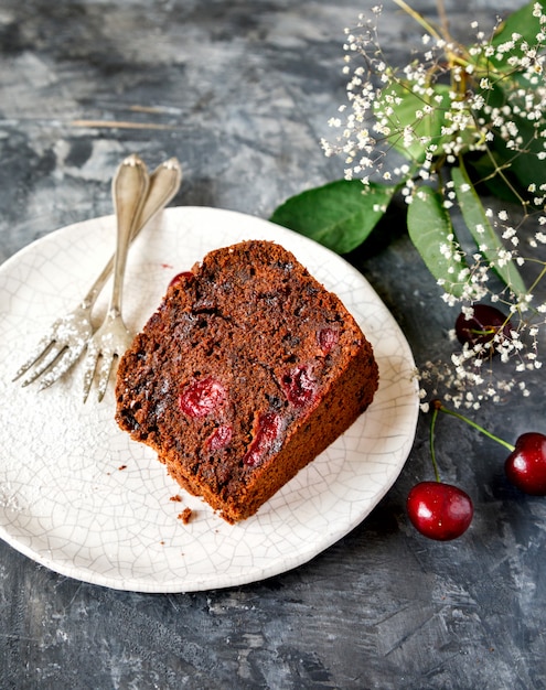 Tarta De Chocolate Con Cereza