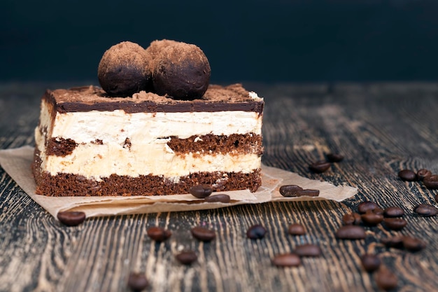 Tarta de chocolate con crema de mantequilla, cerrar